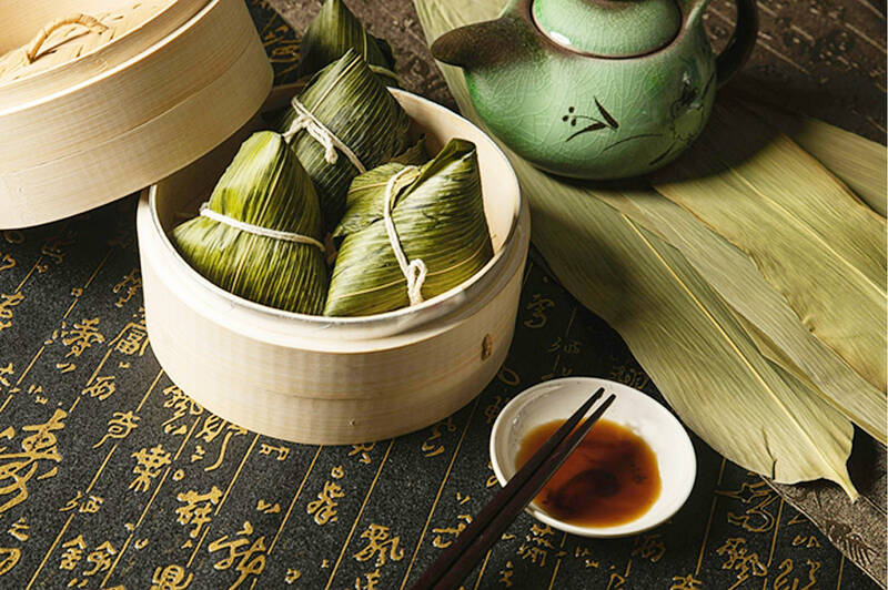 BOOKMAN BILINGUAL 雙語書林： Zongzi (Leaf-wrapped Sticky Rice) 粽子的故事