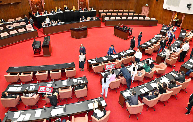 KMT proposes Lai address legislature