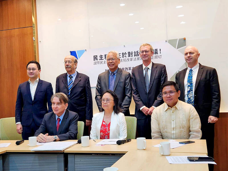 Foreign academics slam KMT, TPP legislative reforms