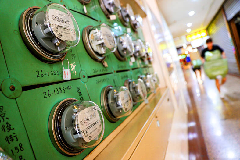 Heavy users post annual increase in electricity use