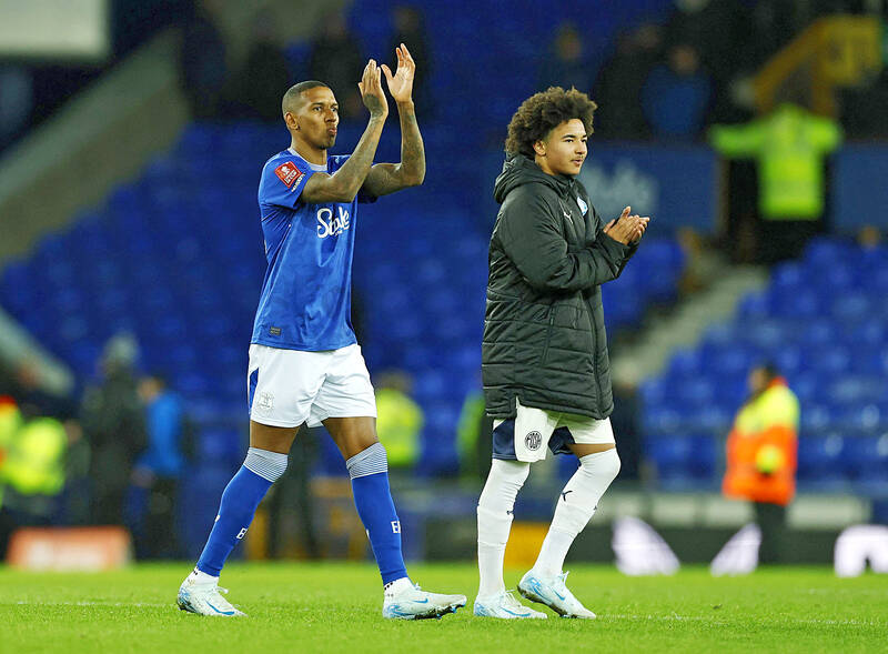 Everton player ‘had a pop’ at me over Young: Ferguson