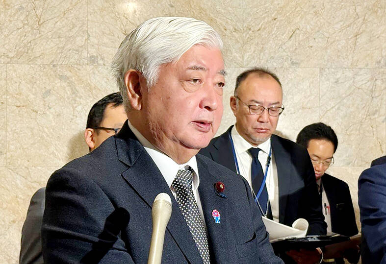 Japan, US defense heads vow to reinforce alliance