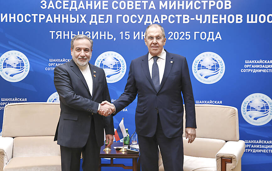 وزیر می گوید ، ایران غنی سازی هسته ای را متوقف نخواهد کرد وزیر می گوید ، ایران غنی سازی هسته ای را متوقف نخواهد کرد