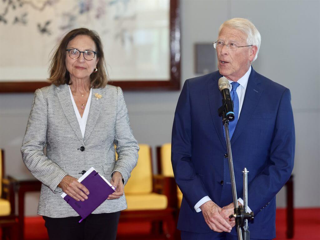 US senators arrive in Taiwan to discuss security