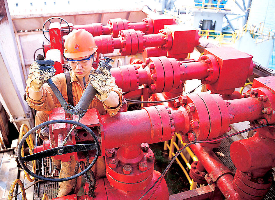 Chinese oil rigs are a threat to Taiwan: report