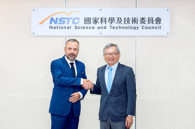 Czech science minister arrives for Semicon Taiwan